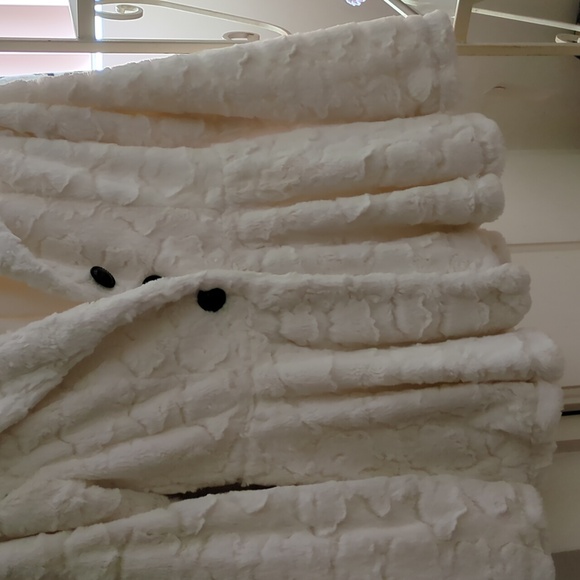 Coat - Picture 3 of 3